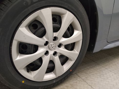 Used 2020 Toyota Corolla LE FWD image 31