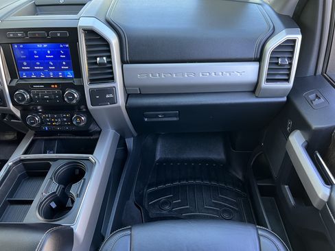 Used 2020 Ford F350 Lariat w/ Camper Package AWD/4WD image 33