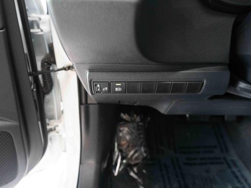 Used 2024 Toyota Corolla LE FWD image 11