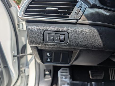 Used 2018 Honda Accord Sport image 19