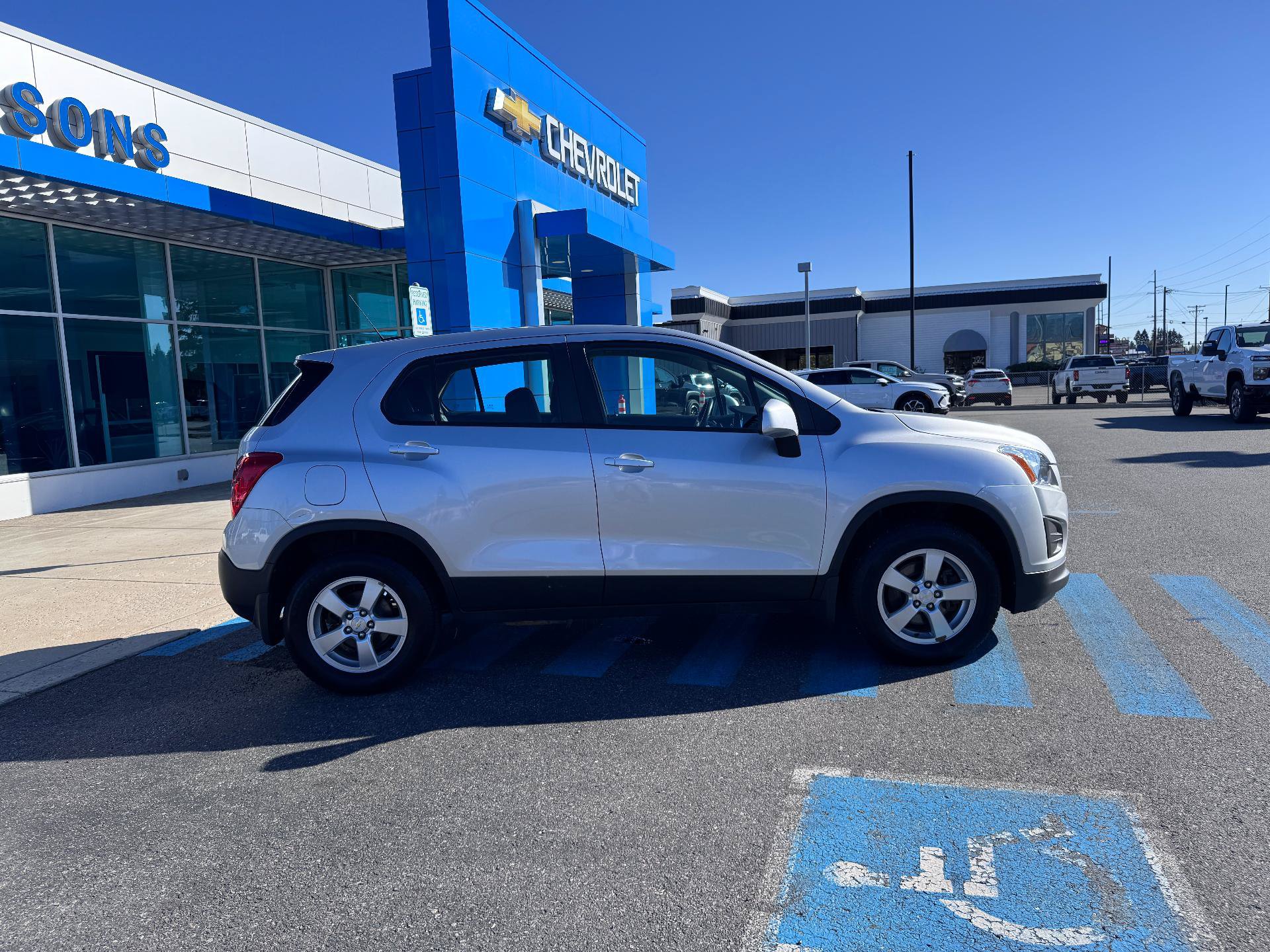 Used 2015 Chevrolet Trax LS w/ LPO, Protection Package AWD/4WD image 8