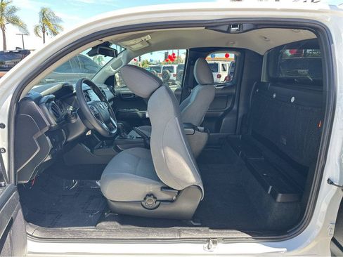 Used 2022 Toyota Tacoma SR RWD image 17