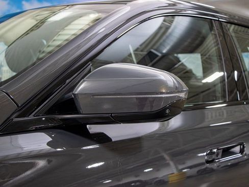 Used 2026 BMW 750e xDrive image 10