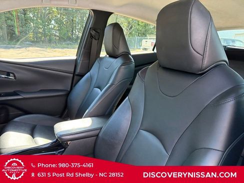 Used 2017 Toyota Prius Prime Premium image 16