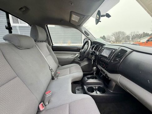 Used 2014 Toyota Tacoma 2WD Regular Cab image 12