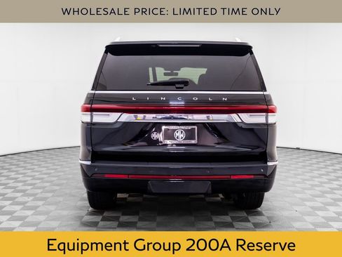 Used 2024 Lincoln Navigator Reserve AWD/4WD image 4