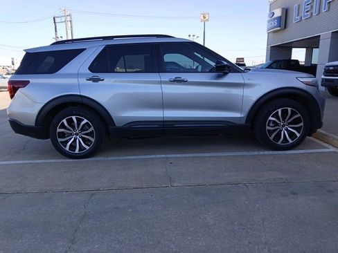 Used 2023 Ford Explorer ST-Line w/ Class IV Trailer Tow Package image 6
