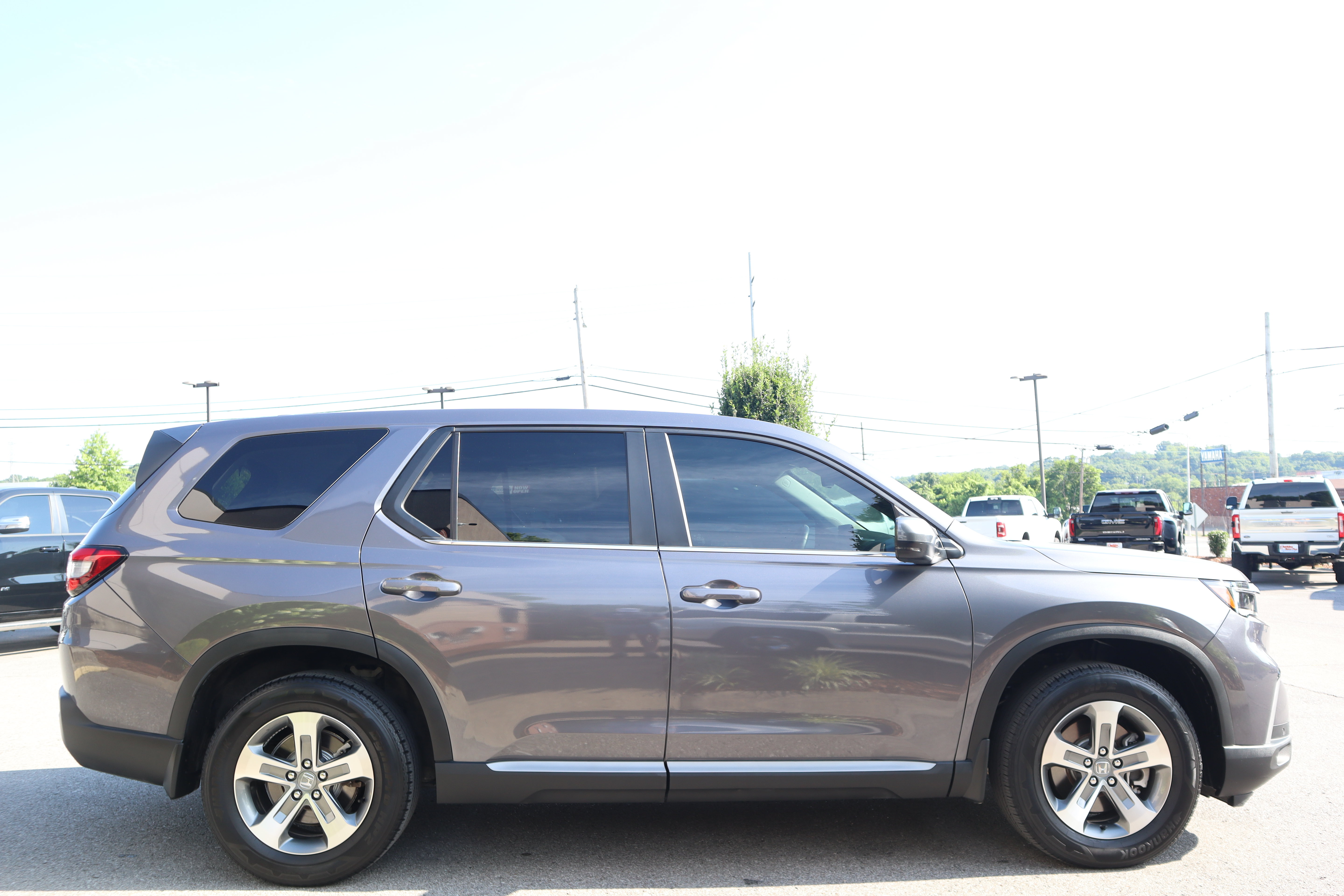 Used 2025 Honda Pilot EX-L image 6