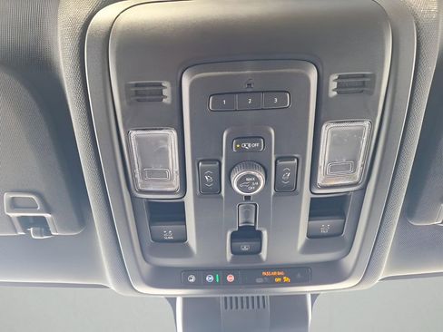 Used 2024 Chevrolet Tahoe High Country image 31