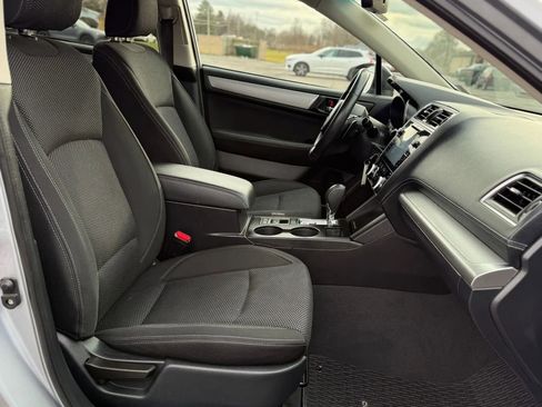 Used 2018 Subaru Outback 2.5i Premium image 14