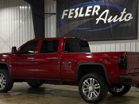 Used 2018 GMC Sierra 2500 Denali w/ Duramax Plus Package AWD/4WD image 34