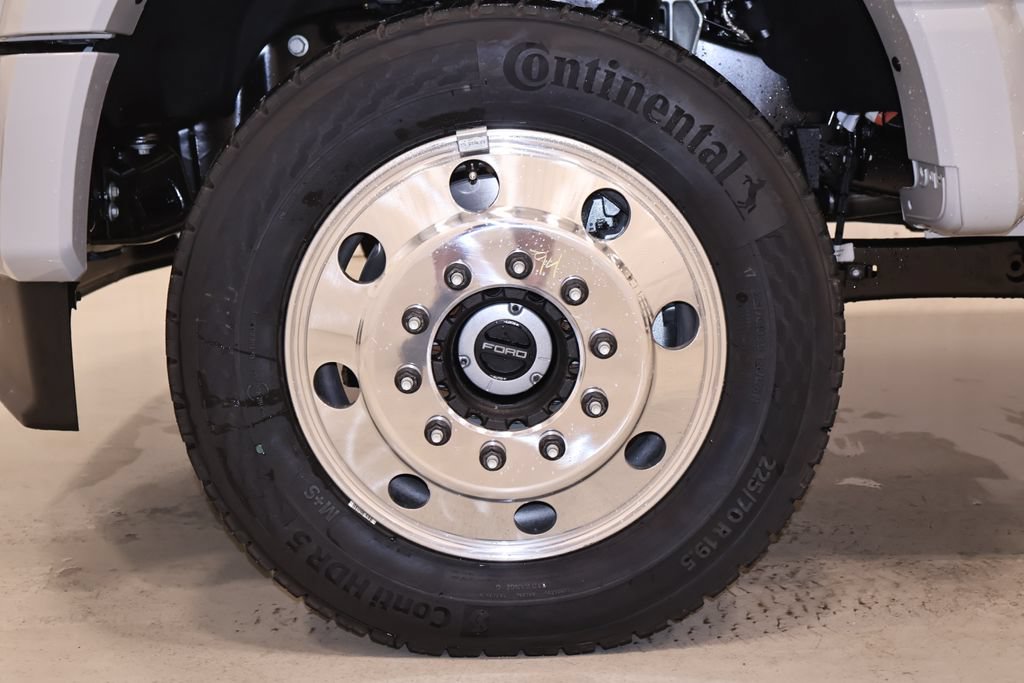 New 2026 Ford F450 Platinum w/ FX4 Off-Road Package AWD/4WD image 42