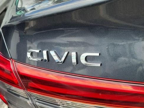 Used 2023 Honda Civic Sport image 5