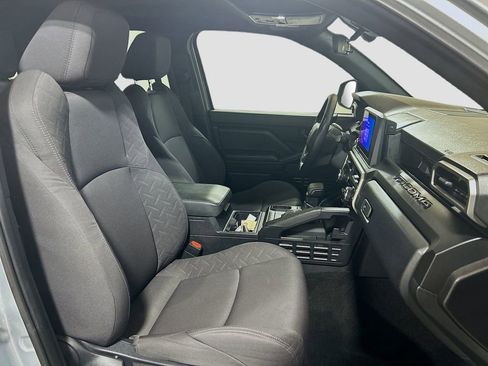 Used 2025 Toyota Tacoma SR image 23