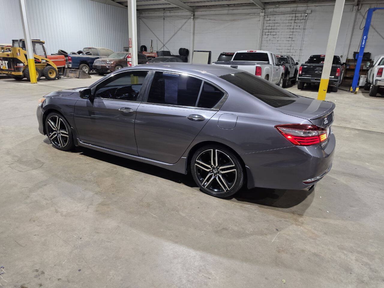 Used 2016 Honda Accord Sport image 7