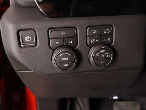 Used 2026 Chevrolet Silverado 2500 LT w/ Safety Package AWD/4WD image 9