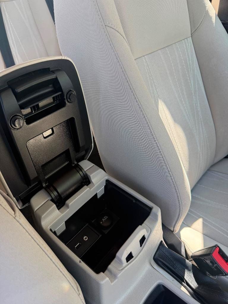 Used 2017 Ford Focus SE FWD image 29