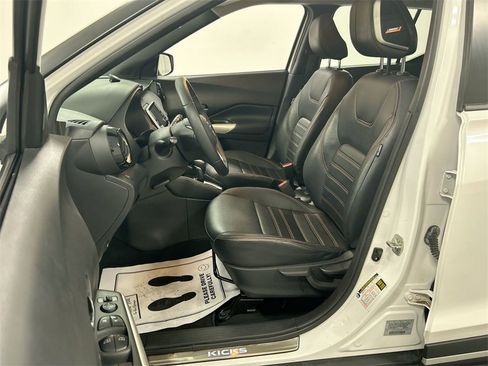 Certified 2019 Nissan Kicks SR w/ SR Premium Package image 9