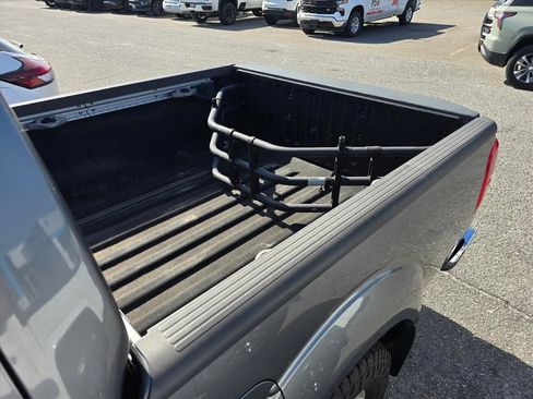 Used 2017 Nissan Frontier SV w/ SV Value Truck Package image 12