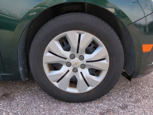 Used 2014 Chevrolet Cruze LS image 11