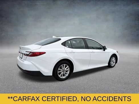 Used 2025 Toyota Camry LE image 4
