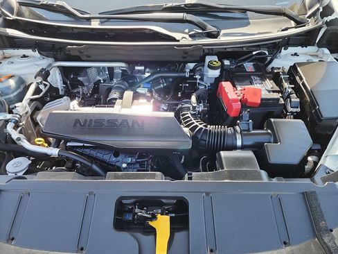 Used 2024 Nissan Rogue SV FWD image 24