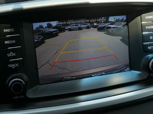 Used 2019 Kia Sorento FWD image 19