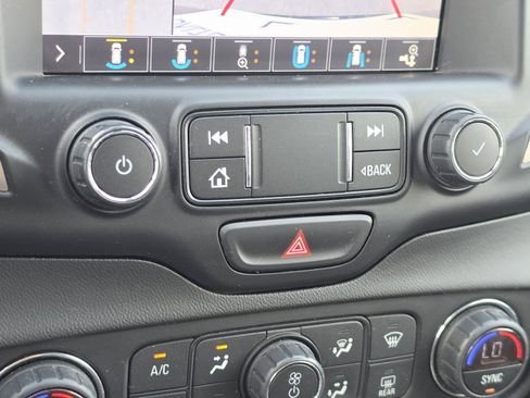 Used 2019 GMC Terrain Denali w/ Advanced Safety Package AWD/4WD image 29