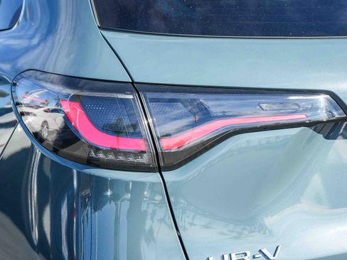 Used 2025 Honda HR-V Sport image 11