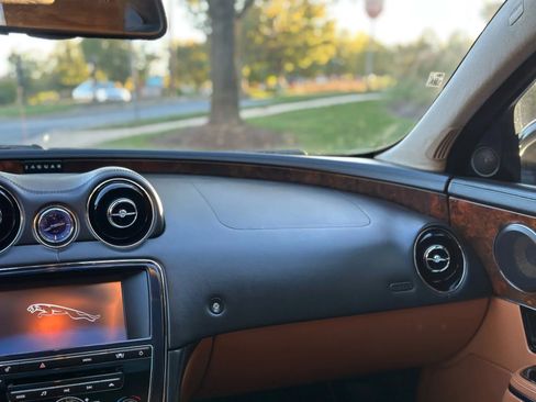 Used 2011 Jaguar XJ L Supercharged image 24