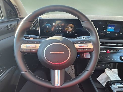 Certified 2025 Hyundai Tucson Limited image 12