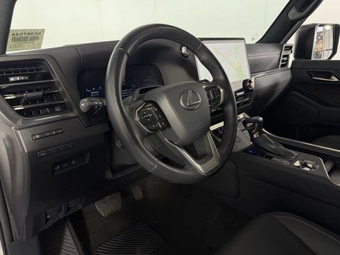 Used 2024 Lexus GX 550 w/ Accessory Package (2T) AWD/4WD image 22