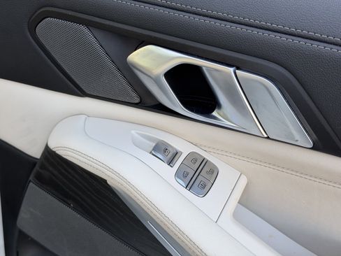 Used 2020 BMW X7 xDrive40i w/ Premium Package image 30