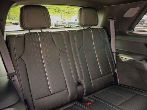 New 2026 Cadillac Vistiq Luxury image 12