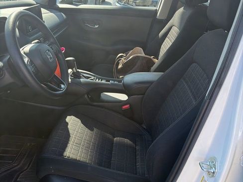 Used 2023 Honda HR-V LX image 6
