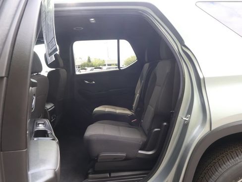 Used 2023 Chevrolet Traverse LT FWD image 43