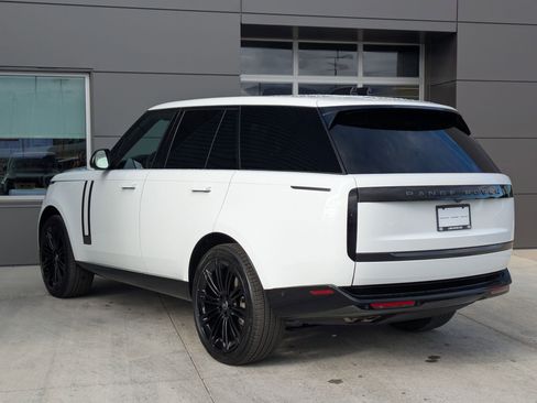 Used 2024 Land Rover Range Rover SE image 10