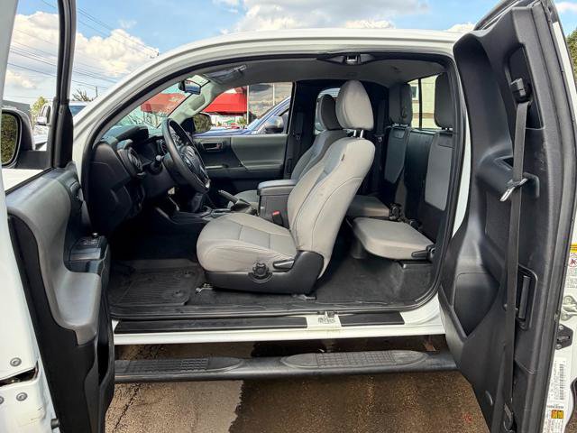 Used 2017 Toyota Tacoma SR AWD/4WD image 7