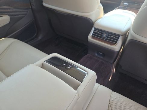 Used 2018 Lexus LS 500 AWD image 32