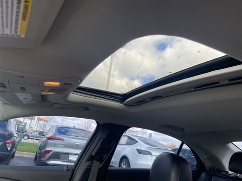 Used 2015 Chevrolet Malibu LT w/ Power Convenience Package image 11