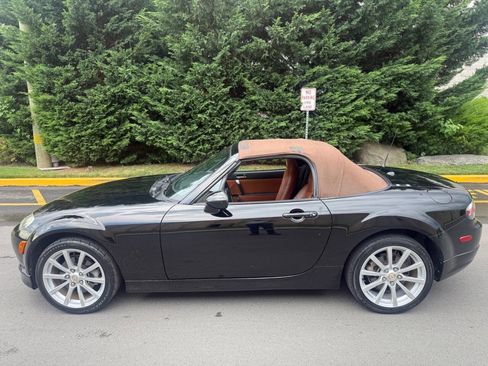Used 2006 MAZDA MX-5 Miata Grand Touring image 11