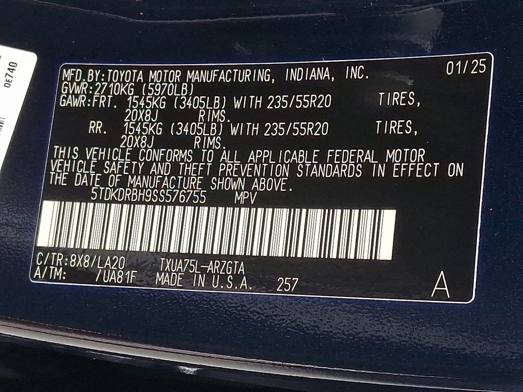 Used 2025 Toyota Highlander Platinum AWD/4WD image 28