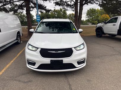 Used 2023 Chrysler Pacifica Touring-L
