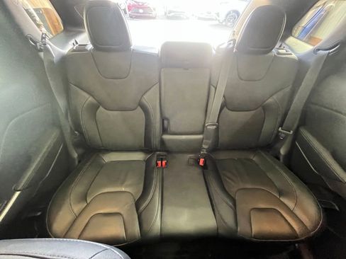 Used 2022 Jeep Cherokee Limited image 27