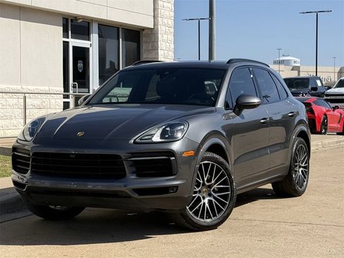 Used 2019 Porsche Cayenne image 2