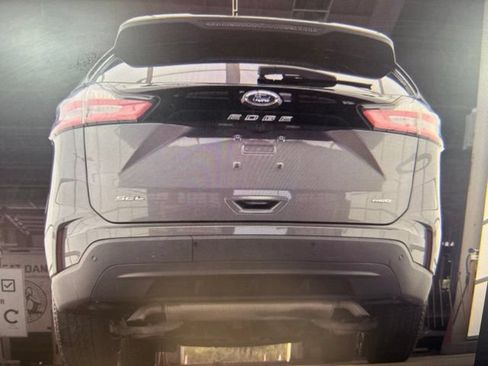 Certified 2024 Ford Edge SEL w/ Sport Appearance Package AWD/4WD image 12