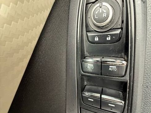 Used 2022 Subaru Ascent Premium w/ Convenience Package AWD/4WD image 14