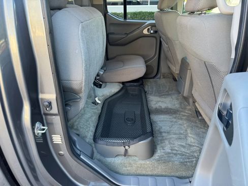 Used 2017 Nissan Frontier SV w/ SV Value Truck Package AWD/4WD image 26