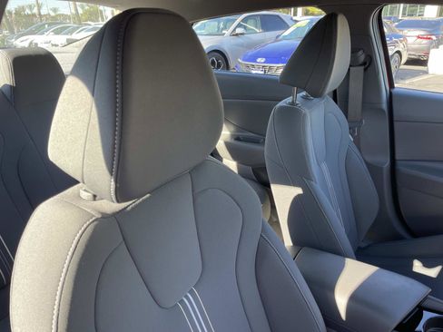 Certified 2024 Hyundai Elantra Blue image 28