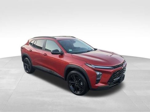 Certified 2024 Chevrolet Trax ACTIV w/ Driver Confidence Package image 9